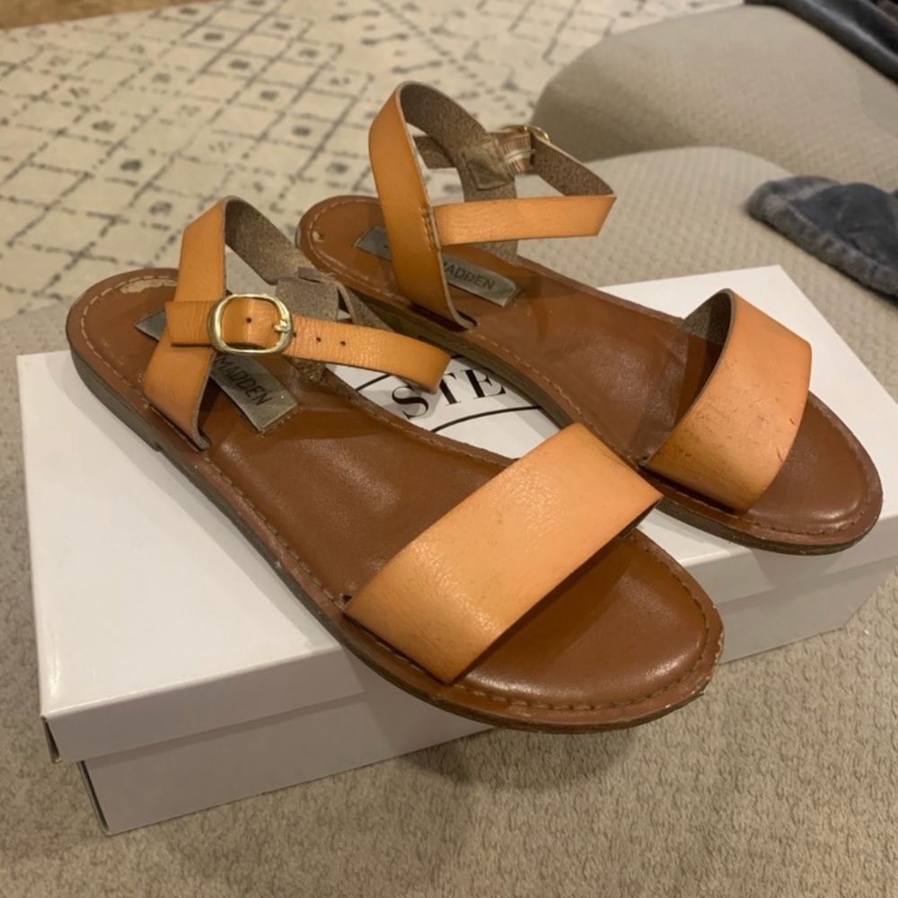 Steve Madden tan strappy leather sandals